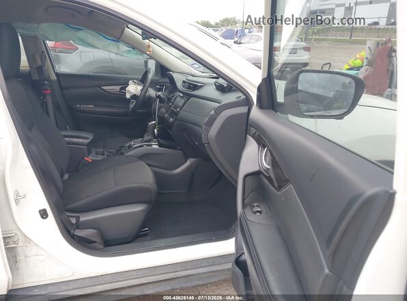 5N1AT2MT1JC840523 2018 NISSAN ROGUE White Front interior view