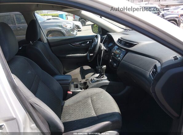 5N1AT2MT2HC746404 2017 NISSAN ROGUE Silver Front interior view