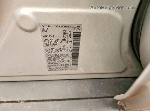 5N1AT2MT2JC730922 2018 NISSAN ROGUE Silver Vista del compartimento del motor