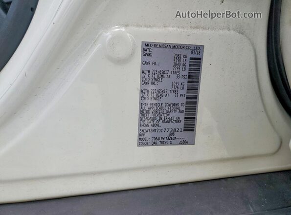 5N1AT2MT2JC773821 2018 NISSAN ROGUE White VIN կոդի պիտակի տեսք