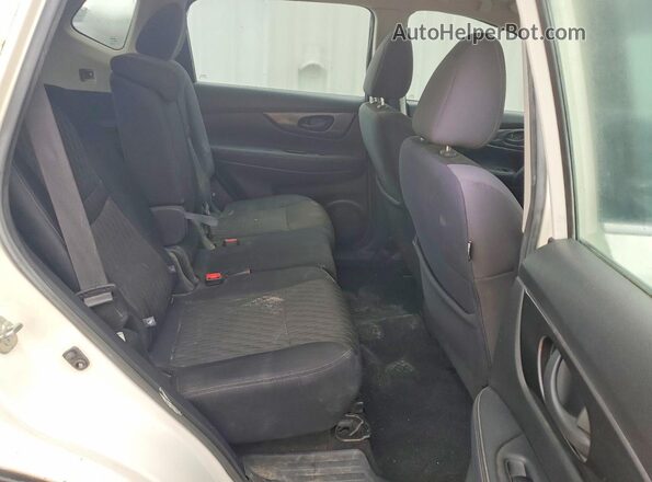 5N1AT2MT2LC754334 2020 NISSAN ROGUE White Widok wnętrza z tyłu