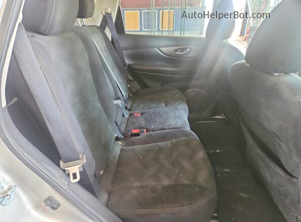 5N1AT2MT3GC745888 2016 NISSAN ROGUE Серебряный Вид задней части салона