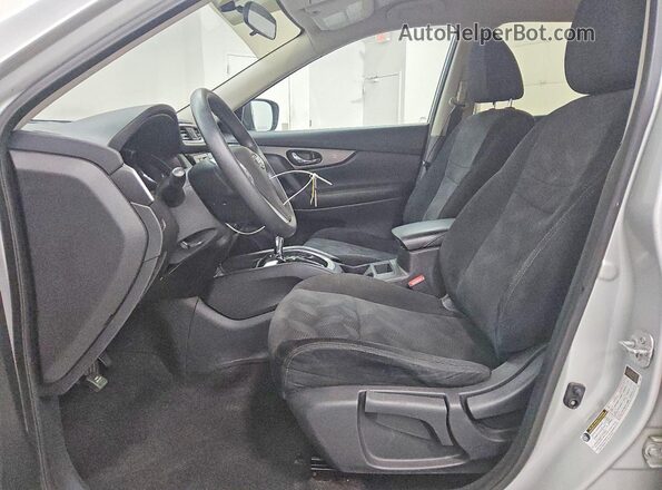 5N1AT2MT3GC795755 2016 NISSAN ROGUE Серебряный Вид салона спереди