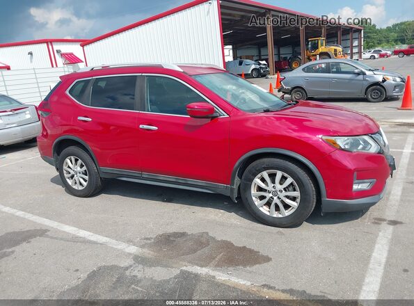 5N1AT2MT3HC876157 2017 NISSAN ROGUE Red Widok wnętrza z tyłu