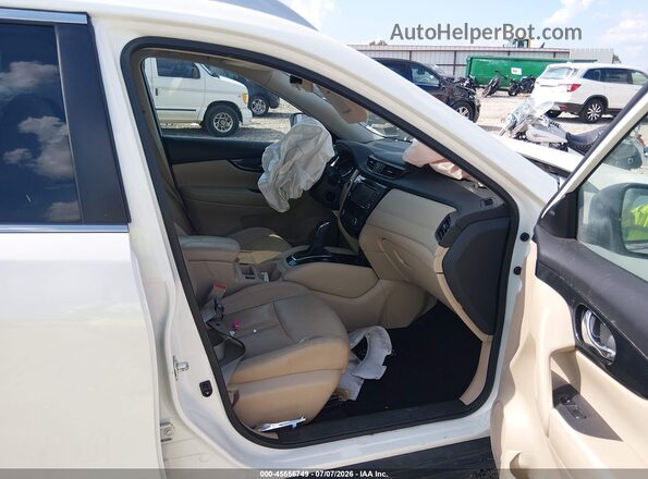 5N1AT2MT3HC886705 2017 NISSAN ROGUE White Front interior view