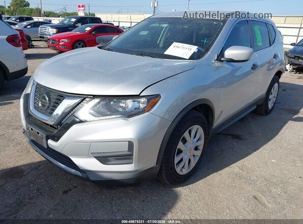 5N1AT2MT3JC757739 2018 NISSAN ROGUE Silver Vista tres cuartos delantera izquierda