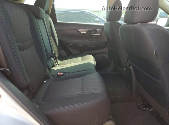 5N1AT2MT3LC736862 2020 NISSAN ROGUE Silver Widok wnętrza z tyłu