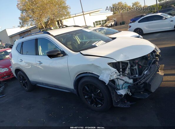 5N1AT2MT4JC721655 2018 NISSAN ROGUE White 360 interior view
