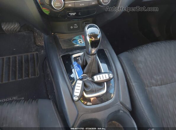 5N1AT2MT4JC721655 2018 NISSAN ROGUE White Dashboard view
