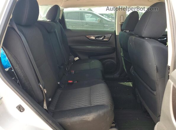 5N1AT2MT4JC757054 2018 NISSAN ROGUE Silver Vista interior trasera