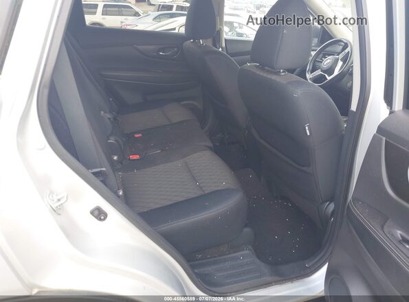 5N1AT2MT4JC800369 2018 NISSAN ROGUE Silver Widok naklejki z numerem VIN