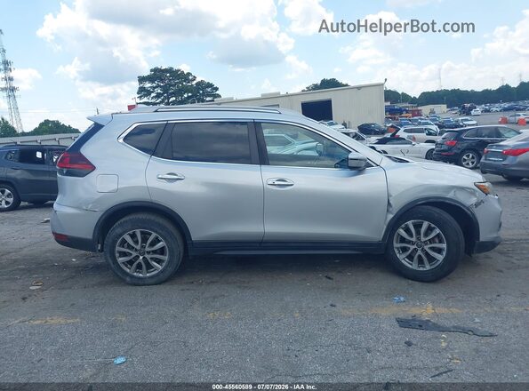 5N1AT2MT4JC800369 2018 NISSAN ROGUE Silver Widok wnętrza z tyłu