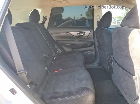 5N1AT2MT5GC861481 2016 NISSAN ROGUE Silver Rear interior view