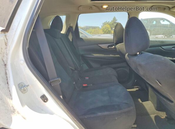 5N1AT2MT5GC892018 2016 NISSAN ROGUE White Widok wnętrza z tyłu