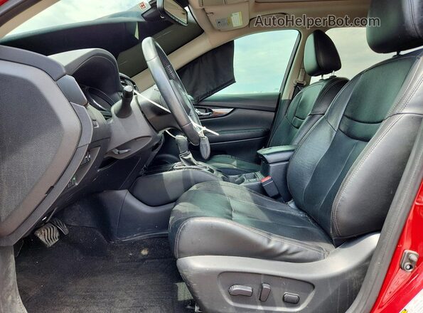 5N1AT2MT6JC717204 2018 NISSAN ROGUE Красный Вид салона спереди