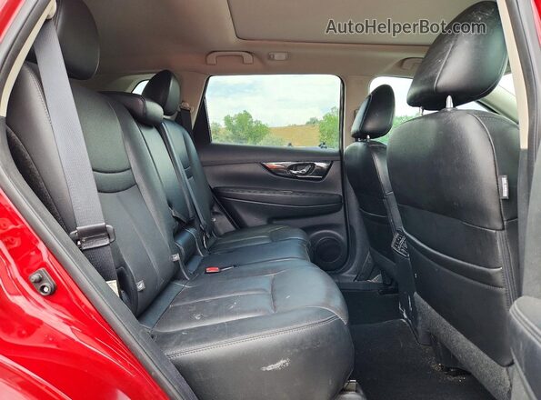 5N1AT2MT6JC717204 2018 NISSAN ROGUE Красный Вид задней части салона