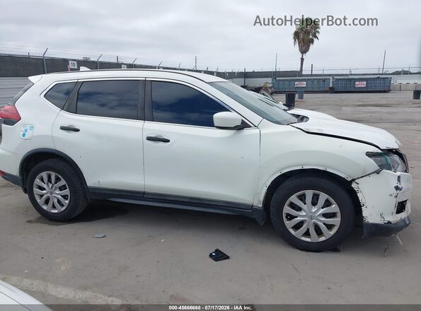 5N1AT2MT6JC828903 2018 NISSAN ROGUE White Սալոնի հետևի տեսք