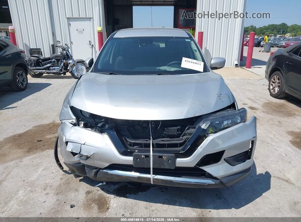5N1AT2MT6KC811309 2019 NISSAN ROGUE Silver Widok wnętrza z tyłu