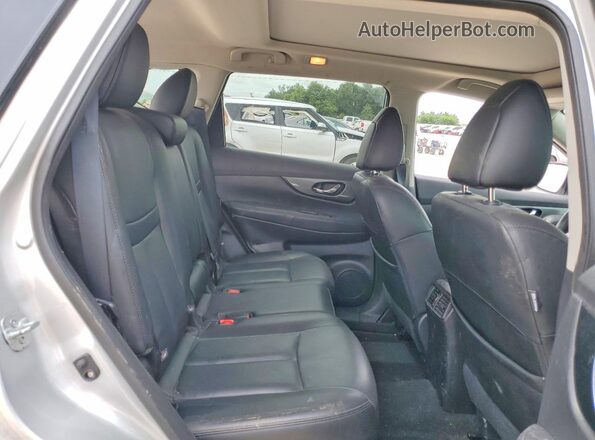 5N1AT2MT8GC767787 2016 NISSAN ROGUE Silver Rear interior view
