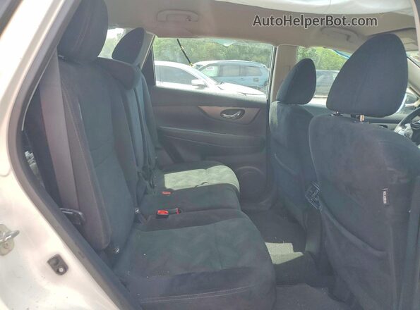 5N1AT2MT9GC753915 2016 NISSAN ROGUE White Rear seats view