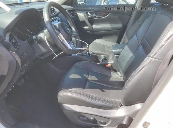 5N1AT2MT9HC739322 2017 NISSAN ROGUE White Սալոնի դիմացի տեսք