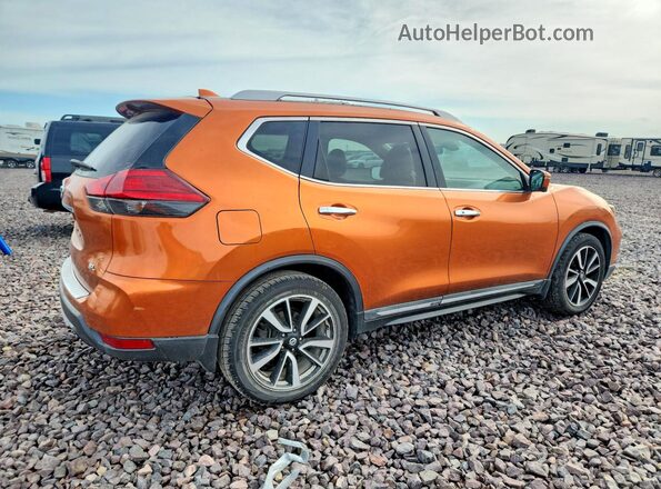 5N1AT2MTXHC760597 2017 NISSAN ROGUE Оранжевый Задняя правая четверть