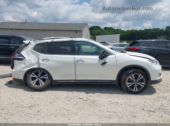 5N1AT2MV0HC732339 2017 NISSAN ROGUE White უკანა სალონის ხედი