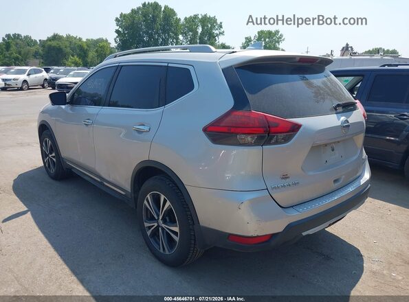 5N1AT2MV0HC880197 2017 NISSAN ROGUE Silver Trasero izquierdo