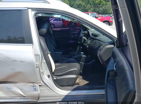 5N1AT2MV0HC880197 2017 NISSAN ROGUE Silver Vista interior delantera