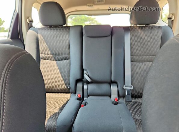 5N1AT2MV0JC813783 2018 NISSAN ROGUE White Rear seats view