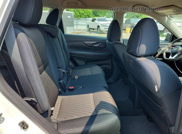 5N1AT2MV0JC813783 2018 NISSAN ROGUE White Rear interior view