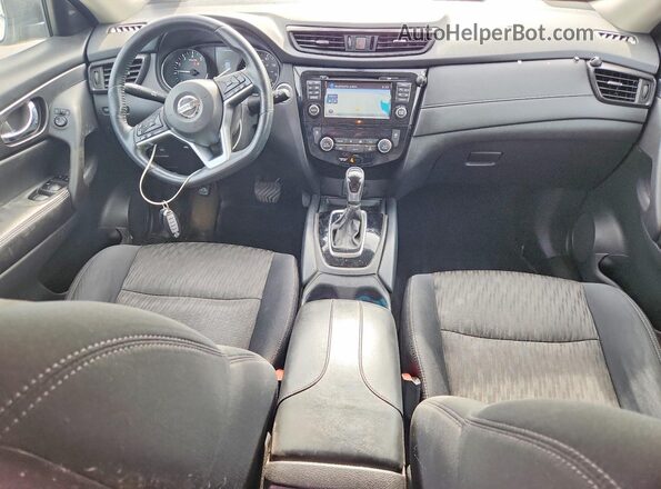5N1AT2MV1HC865997 2017 NISSAN ROGUE White Առջևի վահանակի տեսք