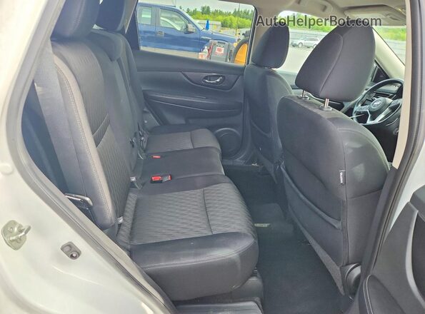 5N1AT2MV1HC865997 2017 NISSAN ROGUE White Հետևի նստատեղերի տեսք