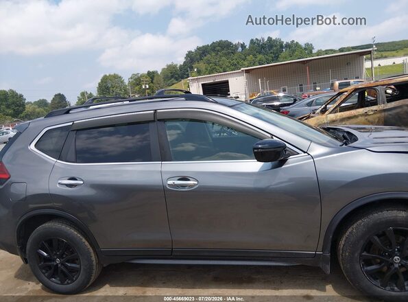5N1AT2MV1HC884453 2017 NISSAN ROGUE Gray Вид задньої частини салону