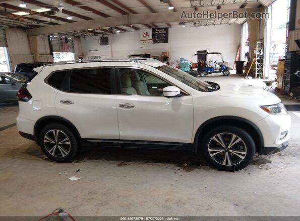 5N1AT2MV1JC713708 2018 NISSAN ROGUE White Vista interior trasera