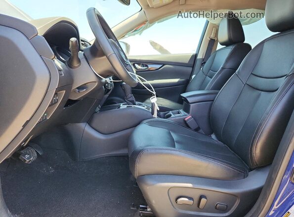 5N1AT2MV1JC745168 2018 NISSAN ROGUE Синий Вид салона спереди