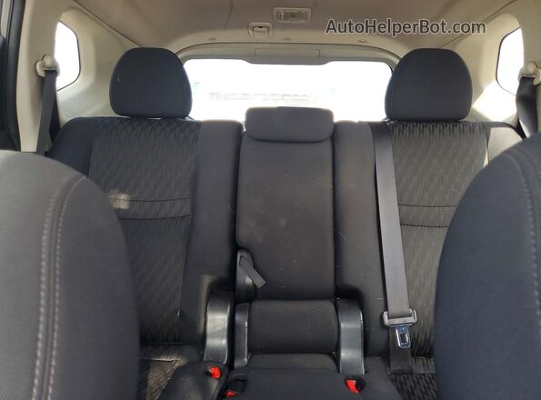 5N1AT2MV1JC791535 2018 NISSAN ROGUE Серебряный Вид задних сидений