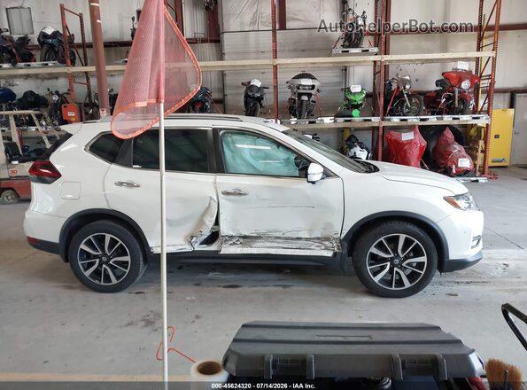 5N1AT2MV1LC768534 2020 NISSAN ROGUE Белый Вид задней части салона