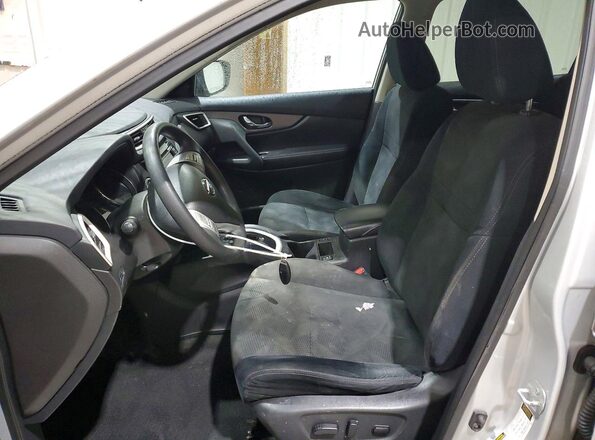5N1AT2MV2GC830884 2016 NISSAN ROGUE Silver Front interior view