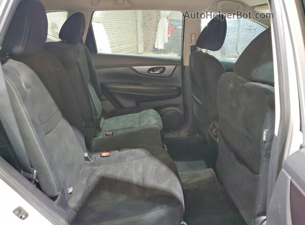 5N1AT2MV2GC830884 2016 NISSAN ROGUE Silver Rear interior view