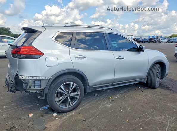 5N1AT2MV2HC751166 2017 NISSAN ROGUE Серебряный Задняя правая четверть