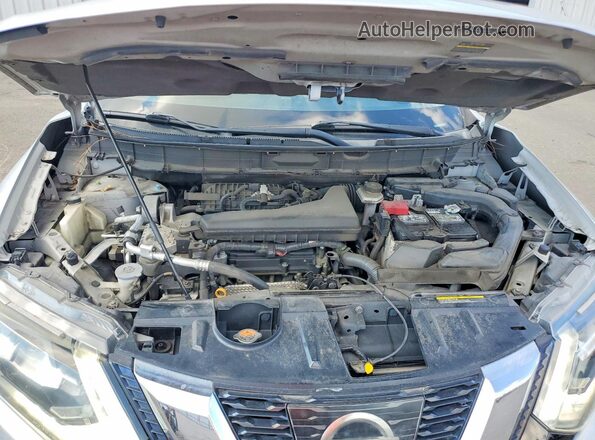 5N1AT2MV2HC751166 2017 NISSAN ROGUE Серебряный Вид подкапотного пространства