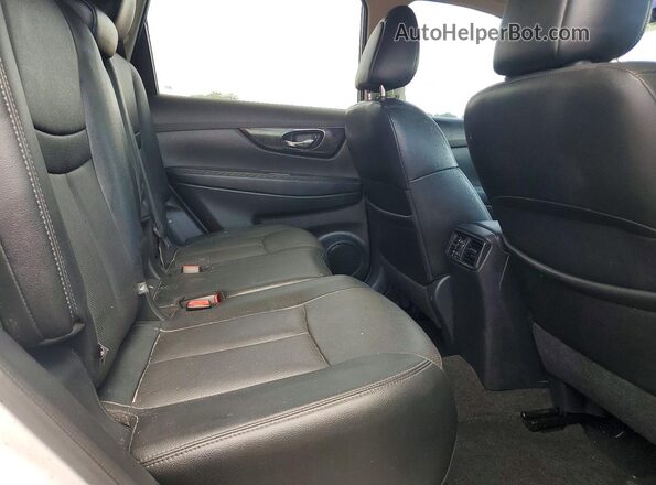 5N1AT2MV2HC751166 2017 NISSAN ROGUE Серебряный Вид задней части салона