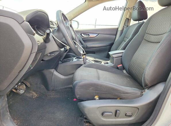 5N1AT2MV2HC758442 2017 NISSAN ROGUE White Widok wnętrza z przodu