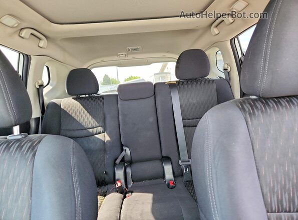 5N1AT2MV2HC758442 2017 NISSAN ROGUE White Widok tylnych siedzeń