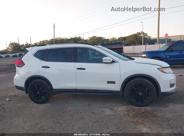 5N1AT2MV2HC766413 2017 NISSAN ROGUE White Vista interior trasera