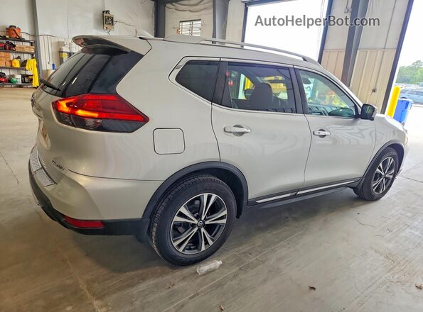 5N1AT2MV2HC835584 2017 NISSAN ROGUE Silver Հետևի աջ
