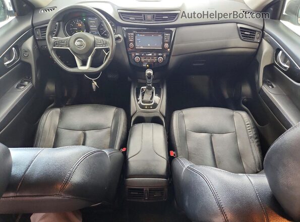 5N1AT2MV2HC835584 2017 NISSAN ROGUE Silver Առջևի վահանակի տեսք