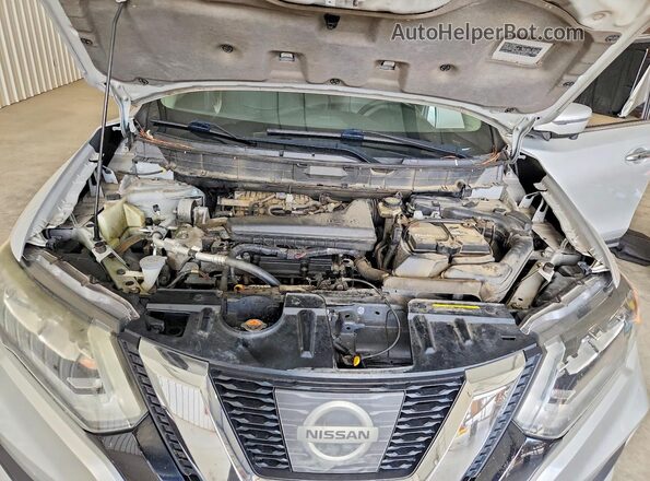 5N1AT2MV2HC835584 2017 NISSAN ROGUE Silver Շարժիչի բաժամունքի տեսք