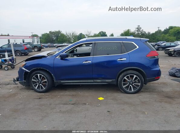 5N1AT2MV2HC851798 2017 NISSAN ROGUE Синий Вид задней части салона